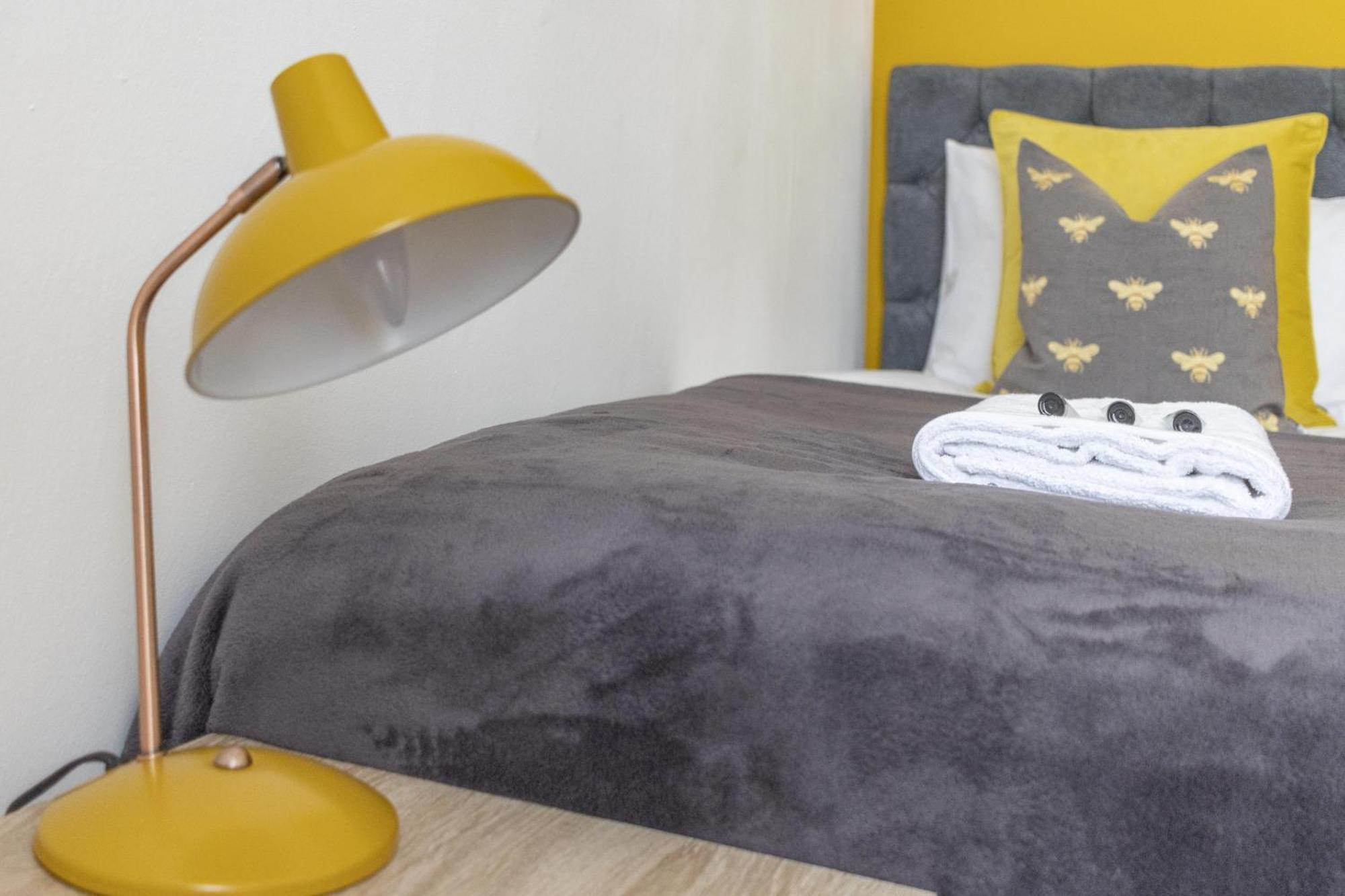 Apartmán Alexandra - Large 3 Bed Perfect For Contractors, Free Parking, Fast Wifi And Great Value! Plymouth Exteriér fotografie