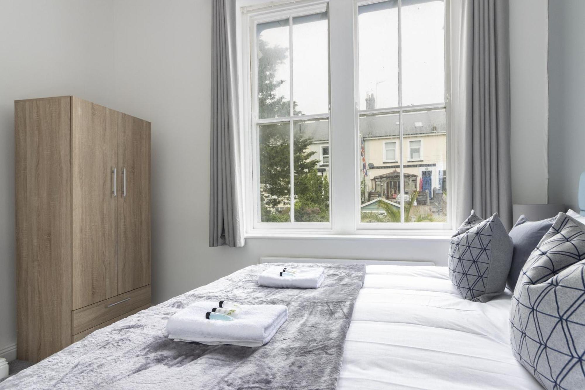 Apartmán Alexandra - Large 3 Bed Perfect For Contractors, Free Parking, Fast Wifi And Great Value! Plymouth Exteriér fotografie